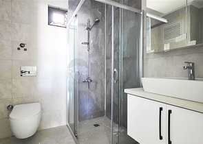 شقة مريحة على البحر في مجمع حديث في كارجيجاك