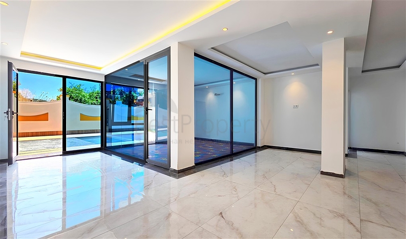 بنتهاوس على البحر مع تراس واسع في منطقة كارجاكاك 