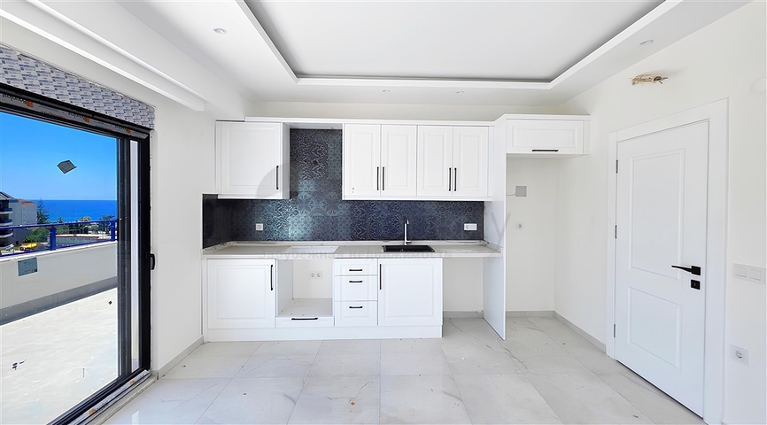 بنتهاوس على البحر مع تراس واسع في منطقة كارجاكاك 