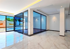 بنتهاوس على البحر مع تراس واسع في منطقة كارجاكاك 