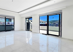 بنتهاوس على البحر مع تراس واسع في منطقة كارجاكاك 