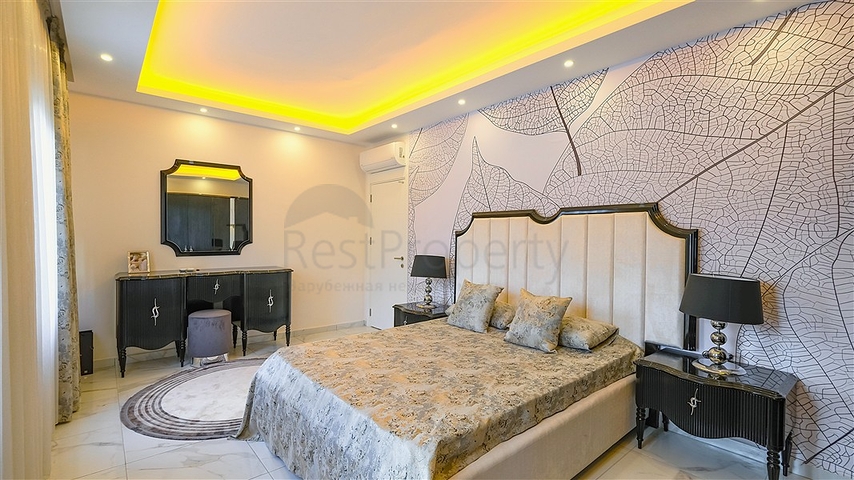 دوبلكس مفروش واسع مع تراس وإطلالة على البحر في مجمع سكني حديث