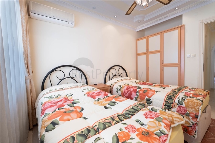 شقة مريحة مفروشة 2 + 1 بالقرب من الشاطئ في منطقة توسمور