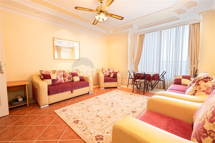 شقة مريحة مفروشة 2 + 1 بالقرب من الشاطئ في منطقة توسمور