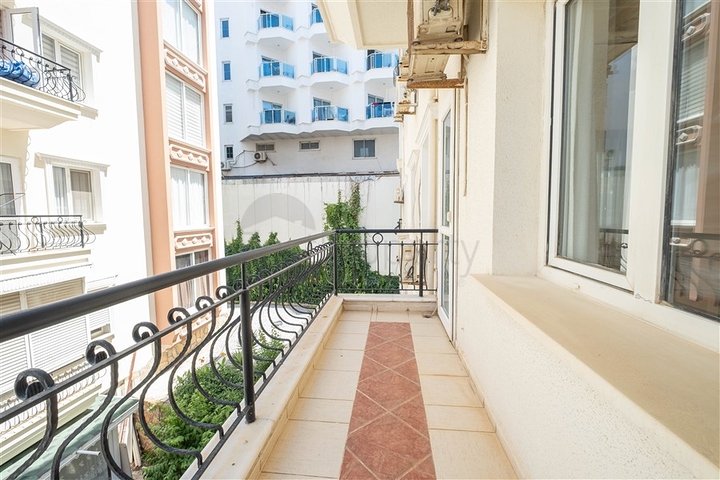 شقة مريحة مفروشة 2 + 1 بالقرب من الشاطئ في منطقة توسمور