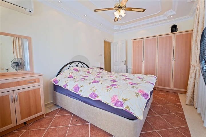 شقة مريحة مفروشة 2 + 1 بالقرب من الشاطئ في منطقة توسمور