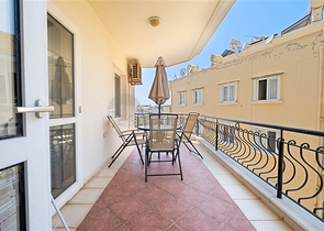 شقة مريحة مفروشة 2 + 1 بالقرب من الشاطئ في منطقة توسمور