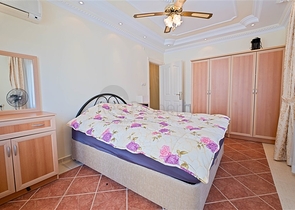 شقة مريحة مفروشة 2 + 1 بالقرب من الشاطئ في منطقة توسمور