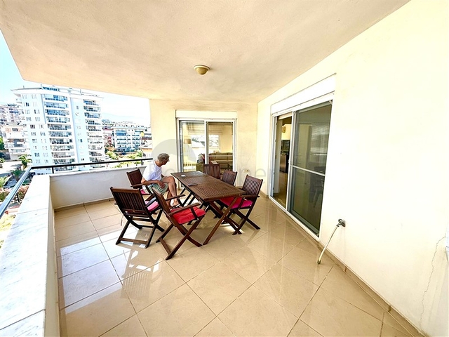 شقة 2+1 مؤثثة بشكل مريح في مجمع سكني جيد الصيانة في منطقة جيكجيلي