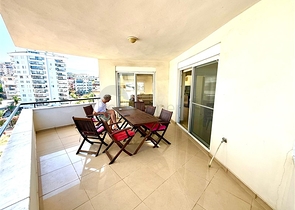 شقة 2+1 مؤثثة بشكل مريح في مجمع سكني جيد الصيانة في منطقة جيكجيلي