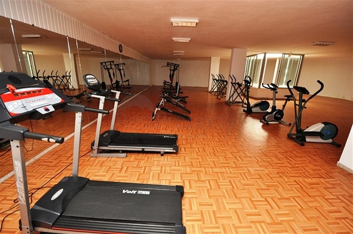 شقة فسيحة 5 + 1 مع إطلالات بانورامية وعلى بعد مسافة قصيرة سيرا على الأقدام من البحر في منطقة توسمور