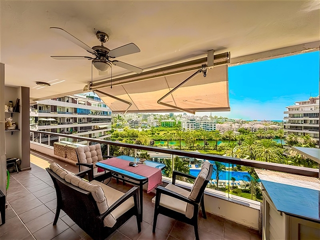 شقة فسيحة 5 + 1 مع إطلالات بانورامية وعلى بعد مسافة قصيرة سيرا على الأقدام من البحر في منطقة توسمور