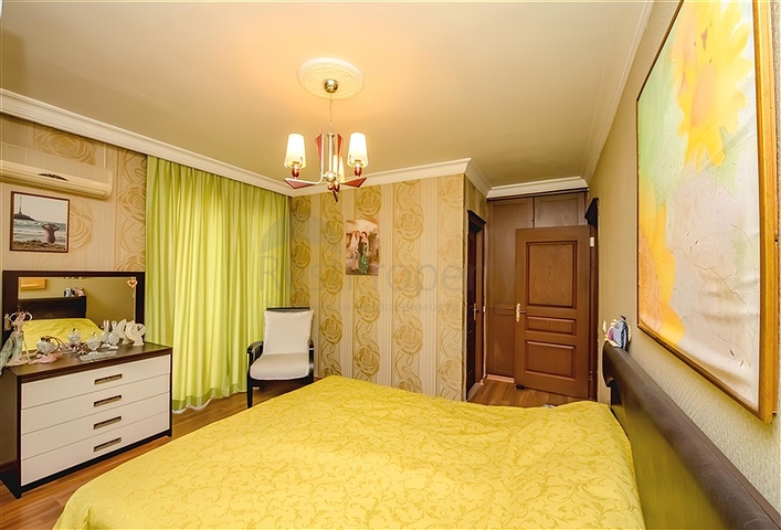 شقة فسيحة 5 + 1 مع إطلالات بانورامية وعلى بعد مسافة قصيرة سيرا على الأقدام من البحر في منطقة توسمور