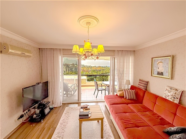 شقة فسيحة 5 + 1 مع إطلالات بانورامية وعلى بعد مسافة قصيرة سيرا على الأقدام من البحر في منطقة توسمور