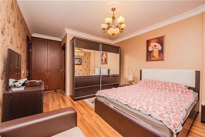 شقة فسيحة 5 + 1 مع إطلالات بانورامية وعلى بعد مسافة قصيرة سيرا على الأقدام من البحر في منطقة توسمور