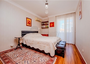 شقة فسيحة 5 + 1 مع إطلالات بانورامية وعلى بعد مسافة قصيرة سيرا على الأقدام من البحر في منطقة توسمور