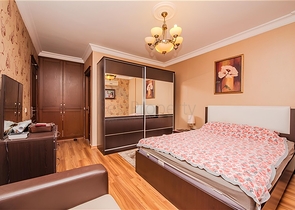 شقة فسيحة 5 + 1 مع إطلالات بانورامية وعلى بعد مسافة قصيرة سيرا على الأقدام من البحر في منطقة توسمور