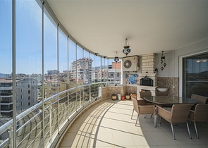 شقة مريحة 2 + 1 في مجمع سكني مع بنية تحتية في منطقة جيكجيلي