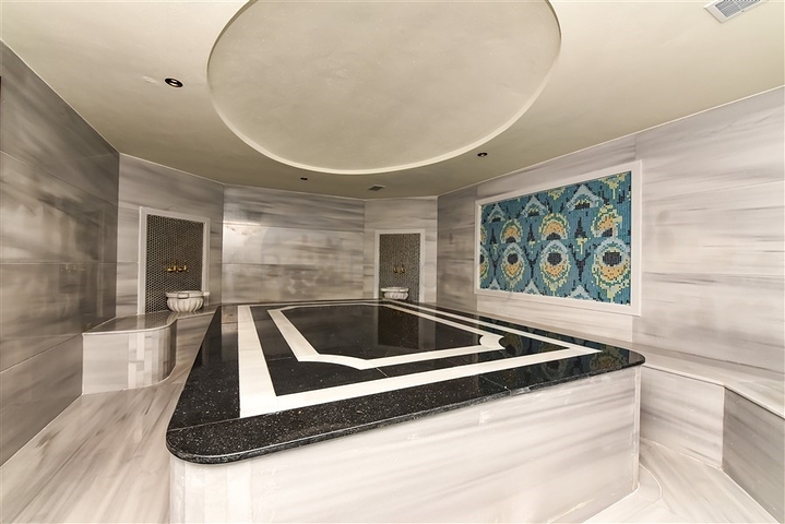 شقة حديثة 1 + 1 في مجمع جديد مطل على البحر في وسط ألانيا