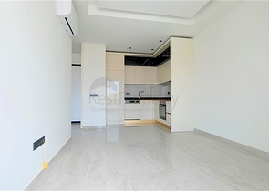 شقة حديثة 1 + 1 في مجمع جديد مطل على البحر في وسط ألانيا