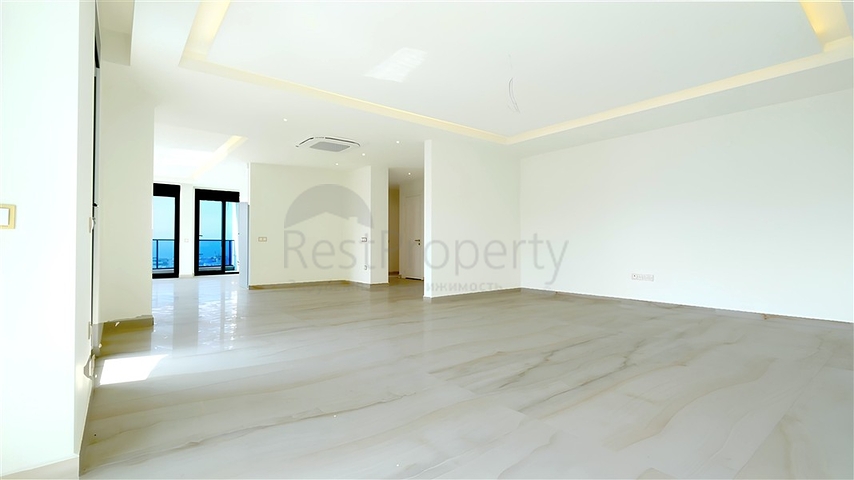 شقة فسيحة 5 + 1 مطلة على البحر في وسط ألانيا