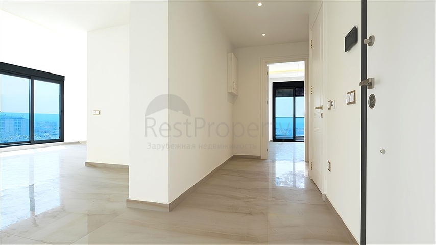 شقة فسيحة 5 + 1 مطلة على البحر في وسط ألانيا