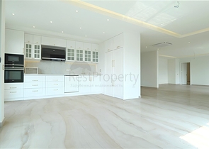 شقة فسيحة 5 + 1 مطلة على البحر في وسط ألانيا