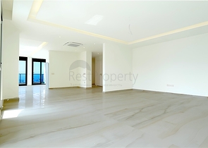 شقة فسيحة 5 + 1 مطلة على البحر في وسط ألانيا