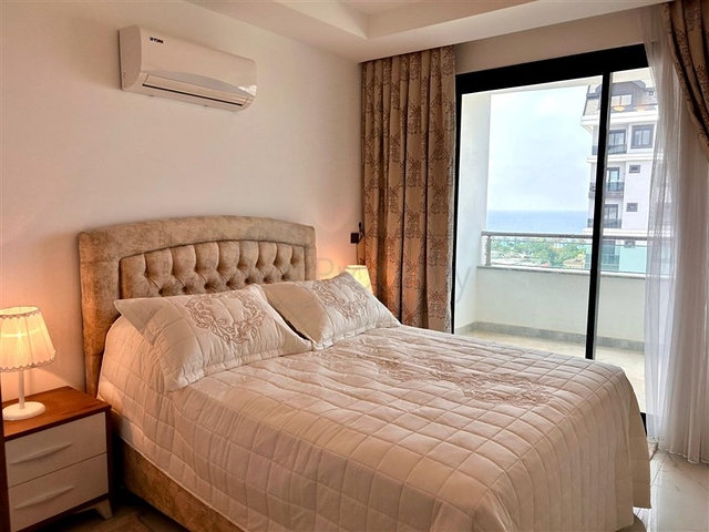 شقة حديثة مطلة على البحر في قلب محمودلار