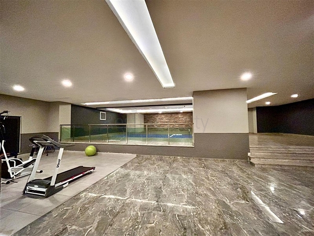 شقة حديثة مطلة على البحر في قلب محمودلار