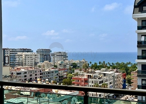 شقة حديثة مطلة على البحر في قلب محمودلار