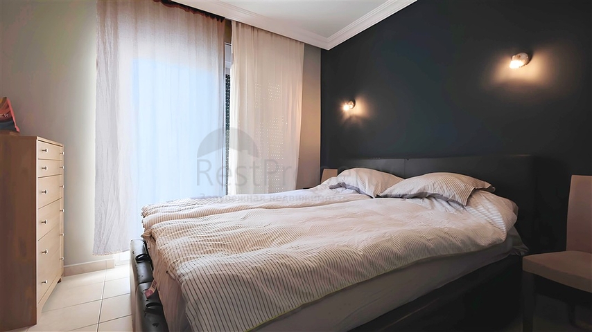 شقة فسيحة مفروشة 2 + 1 في مجمع سكني جيد الصيانة مع بنية تحتية غنية