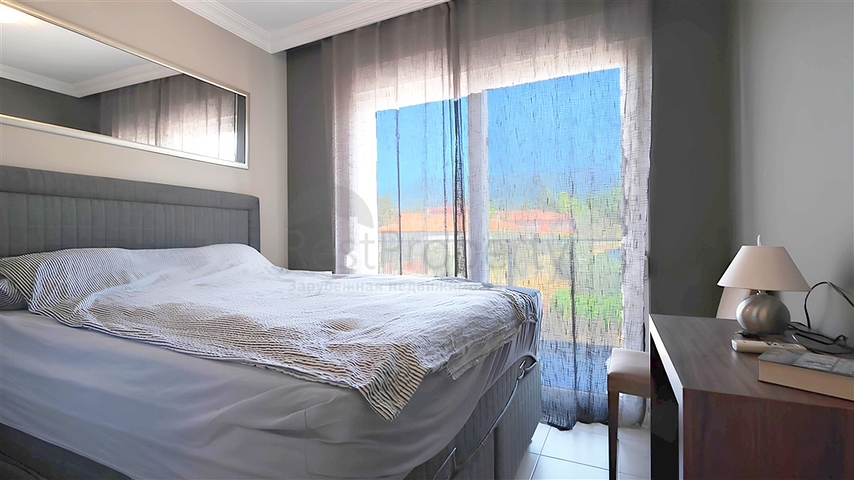 شقة فسيحة مفروشة 2 + 1 في مجمع سكني جيد الصيانة مع بنية تحتية غنية