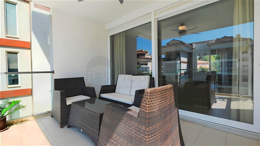 شقة فسيحة مفروشة 2 + 1 في مجمع سكني جيد الصيانة مع بنية تحتية غنية