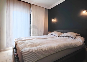 شقة فسيحة مفروشة 2 + 1 في مجمع سكني جيد الصيانة مع بنية تحتية غنية