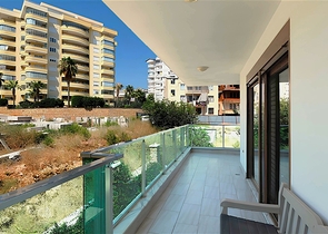 الراحة والراحة على البحر: شقة ذات موقع مثالي في توسمورا