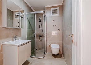 شقة حديثة محاطة بالطبيعة والبحر