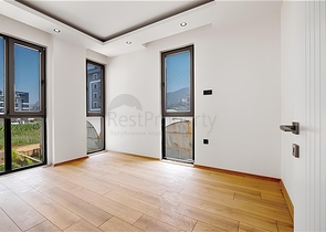 شقة حديثة محاطة بالطبيعة والبحر