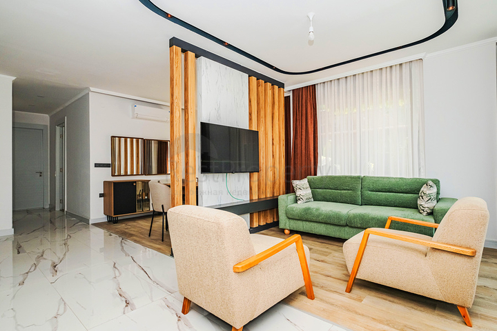 شقة حديثة مع حديقة على البحر في منطقة خلابة