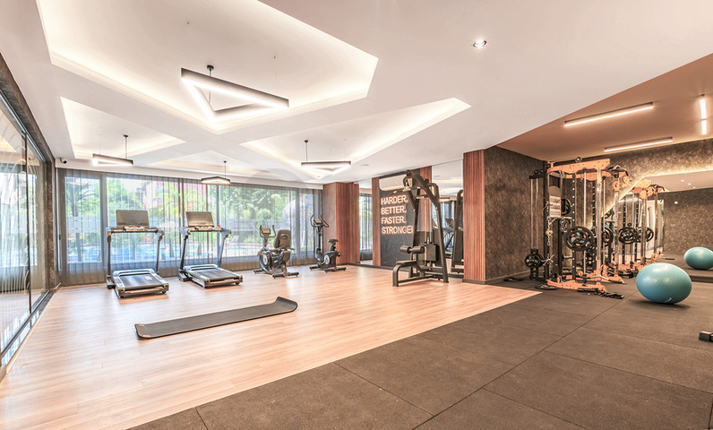 شقة حديثة مع حديقة على البحر في منطقة خلابة