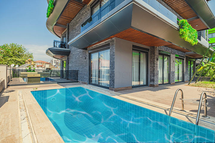 شقة حديثة مع حديقة على البحر في منطقة خلابة