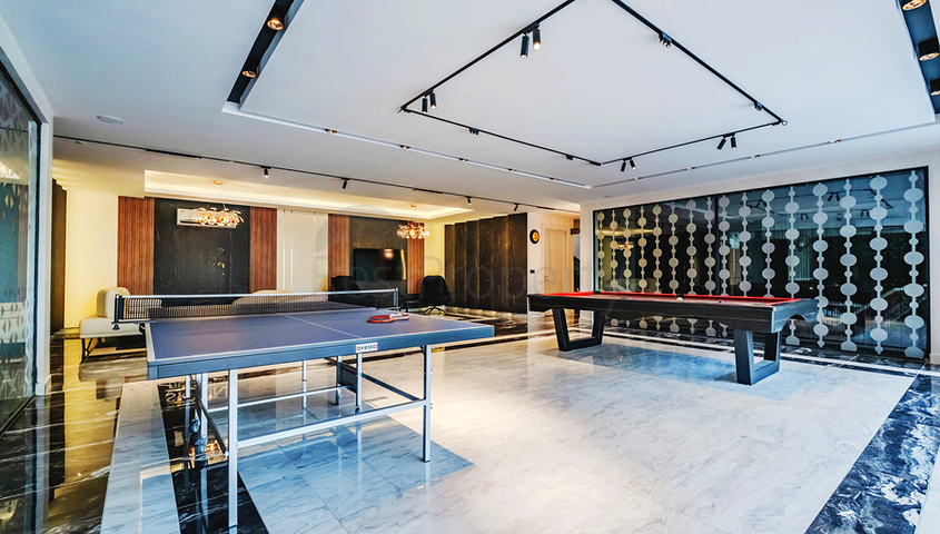 شقة حديثة مع حديقة على البحر في منطقة خلابة