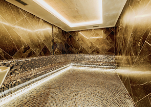 شقة حديثة مع حديقة على البحر في منطقة خلابة