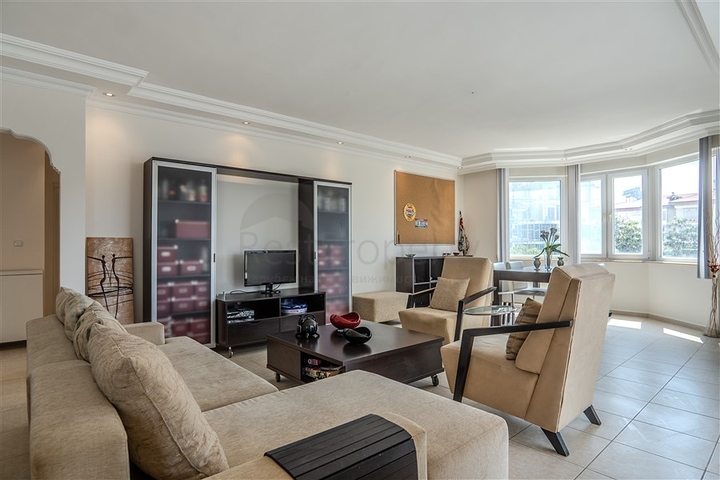 شقة مريحة بالقرب من شاطئ كليوباترا