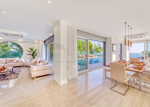 فيلا واسعة مع إطلالة بانورامية على البحر في الجزء الأوسط من ألانيا