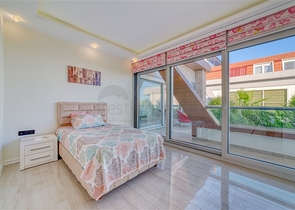 فيلا واسعة مع إطلالة بانورامية على البحر في الجزء الأوسط من ألانيا