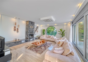 فيلا واسعة مع إطلالة بانورامية على البحر في الجزء الأوسط من ألانيا