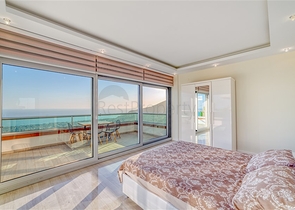 فيلا واسعة مع إطلالة بانورامية على البحر في الجزء الأوسط من ألانيا