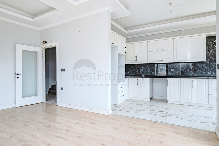 بنتهاوس واسع 4 + 1 مع بنية تحتية غنية في قلب منطقة أوبا