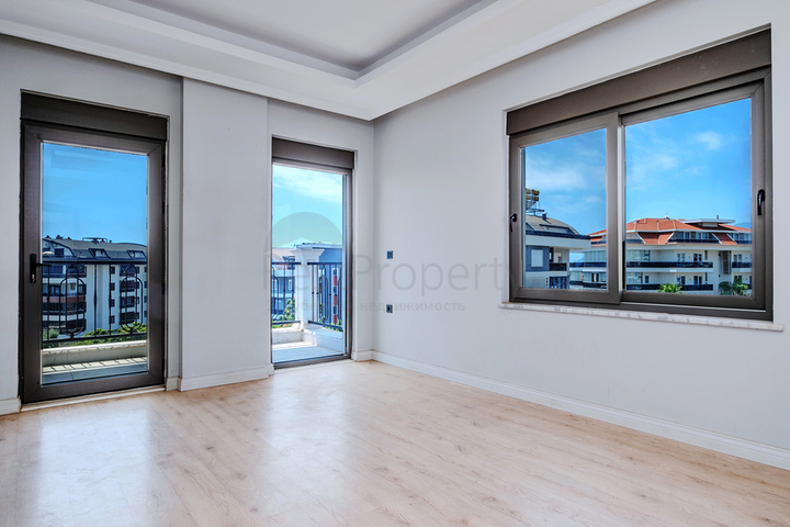 بنتهاوس واسع 4 + 1 مع بنية تحتية غنية في قلب منطقة أوبا